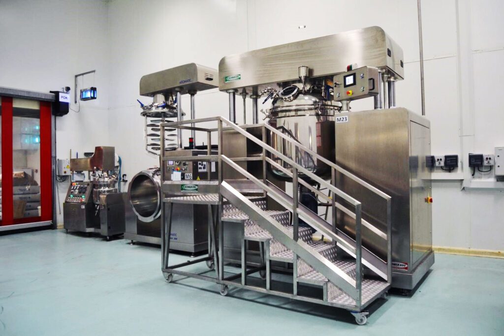 Lessonia's skincare manufacturing equipments : vaccum mixers dedicated to manufacture cream, lotion, serum, oil, scrub...