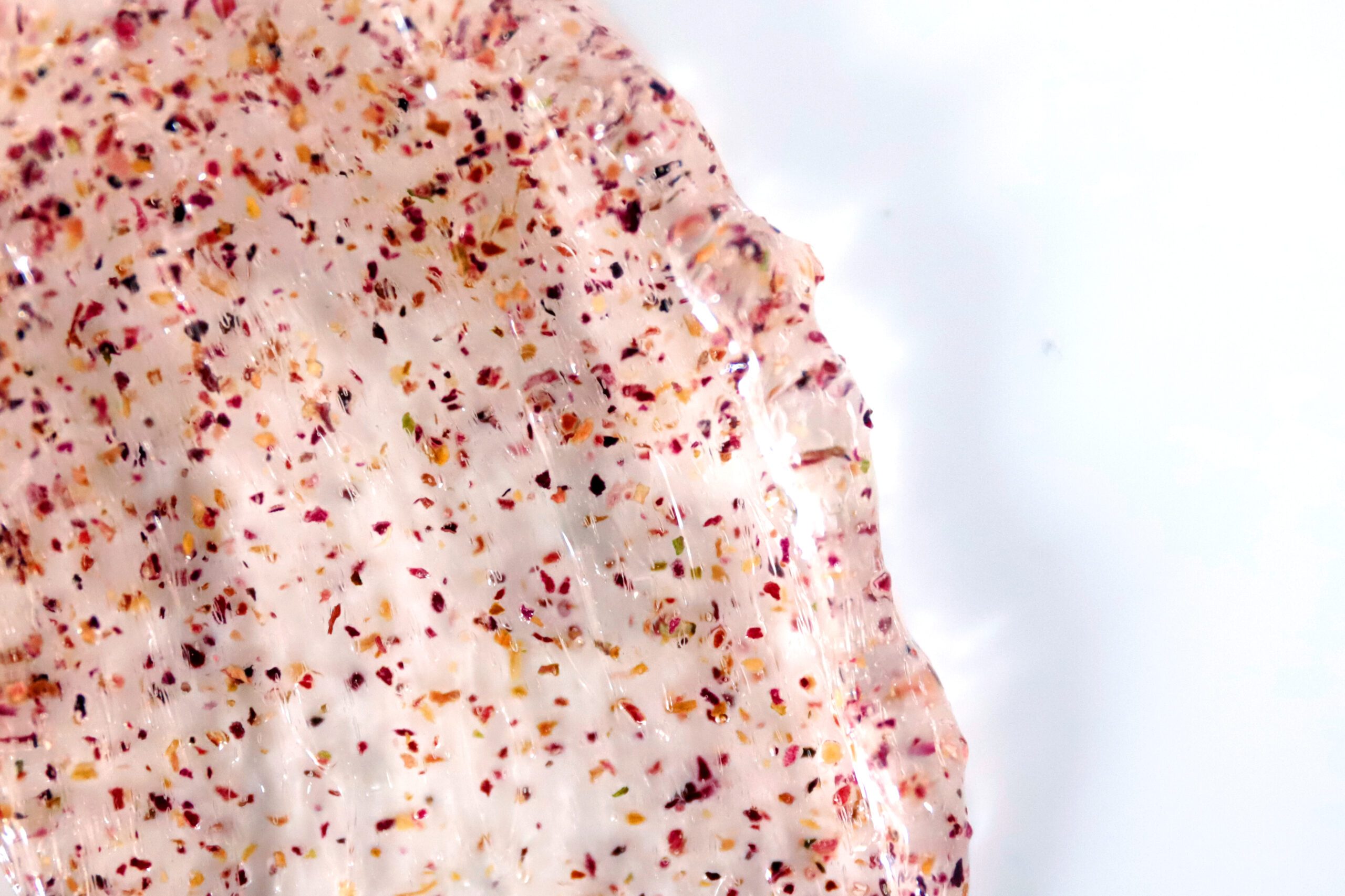 Lessonia is a manufacturer of exfoliants for developing cosmetic products and exfoliating treatments such as scrubs. 