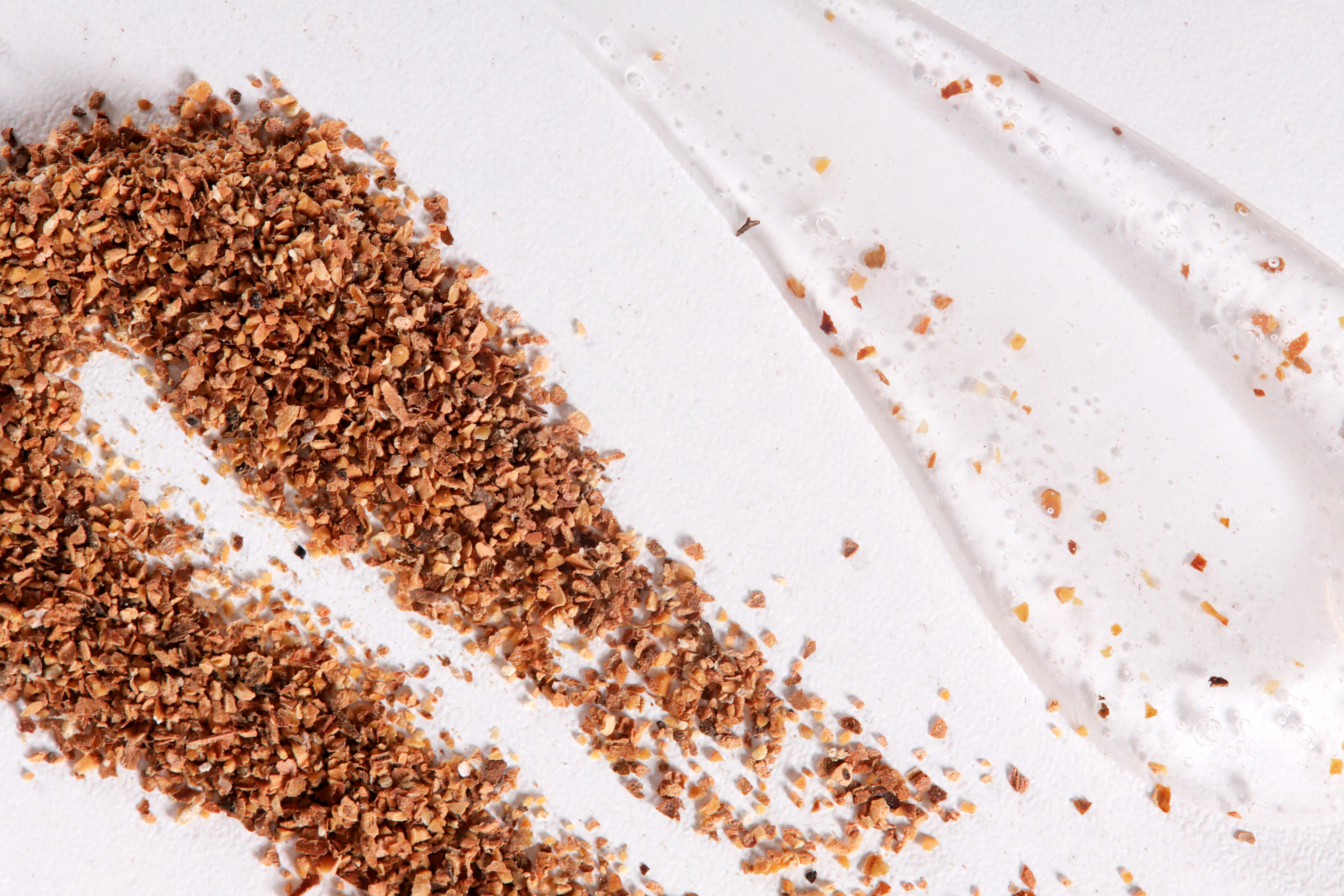 Lessonia is a manufacturer of exfoliants for developing cosmetic products and exfoliating treatments such as scrubs. 